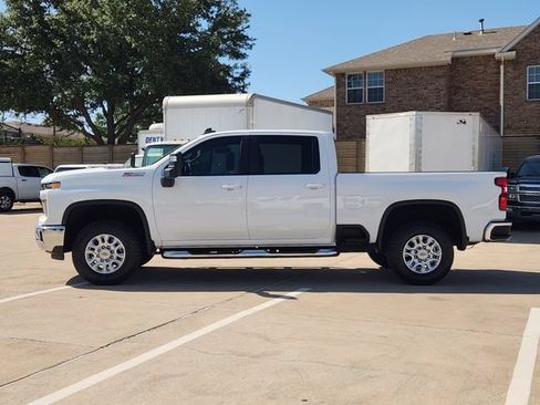 Used 2024 Chevrolet Silverado 2500 LT w/ Texas Edition AWD/4WD image 12