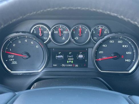 Used 2021 Chevrolet Suburban Z71 w/ Luxury Package image 24