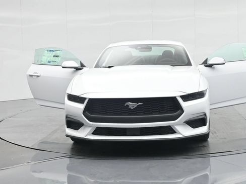 Used 2025 Ford Mustang Coupe RWD image 28