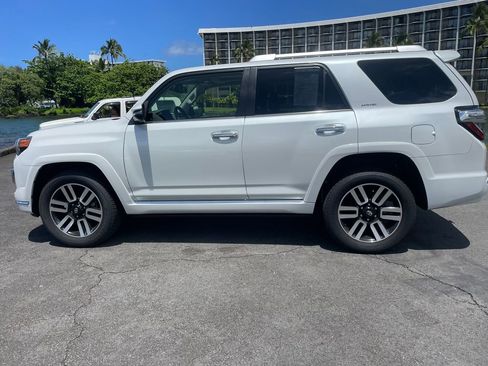 Used 2024 Toyota 4Runner Limited AWD/4WD image 13