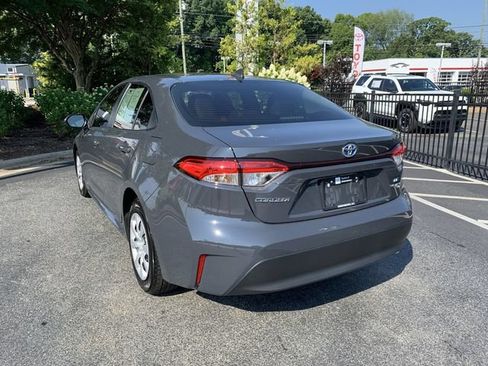 Certified 2025 Toyota Corolla LE FWD image 6