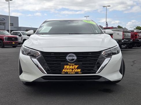 Used 2025 Nissan Sentra SV FWD image 2