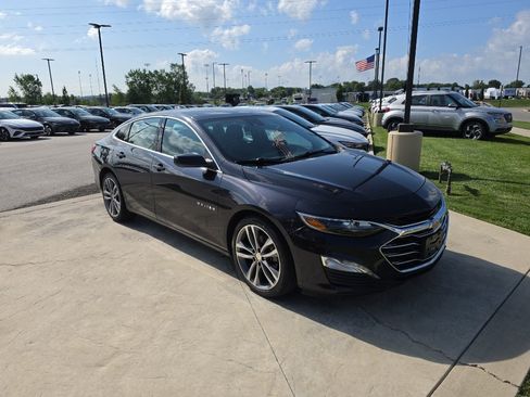 Used 2023 Chevrolet Malibu LT FWD image 3