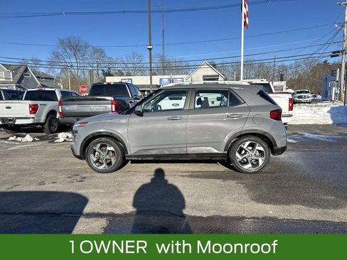 Used 2022 Hyundai Venue SEL image 8