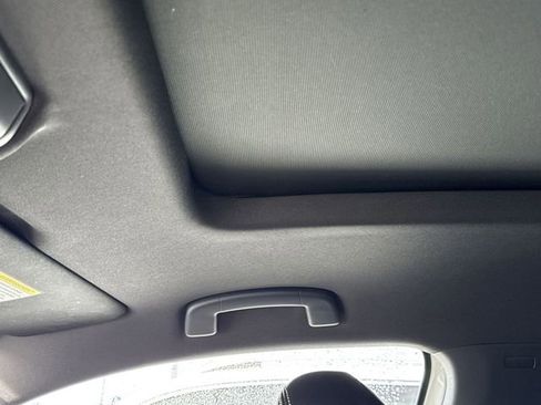 Used 2021 Volkswagen Atlas Cross Sport SEL image 15