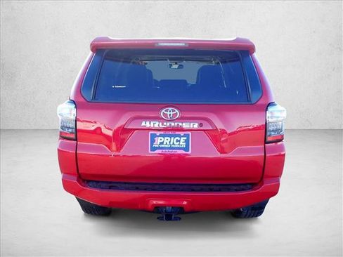 Used 2017 Toyota 4Runner SR5 Premium image 3