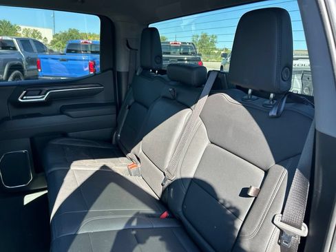Used 2025 GMC Sierra 1500 SLT AWD/4WD image 32