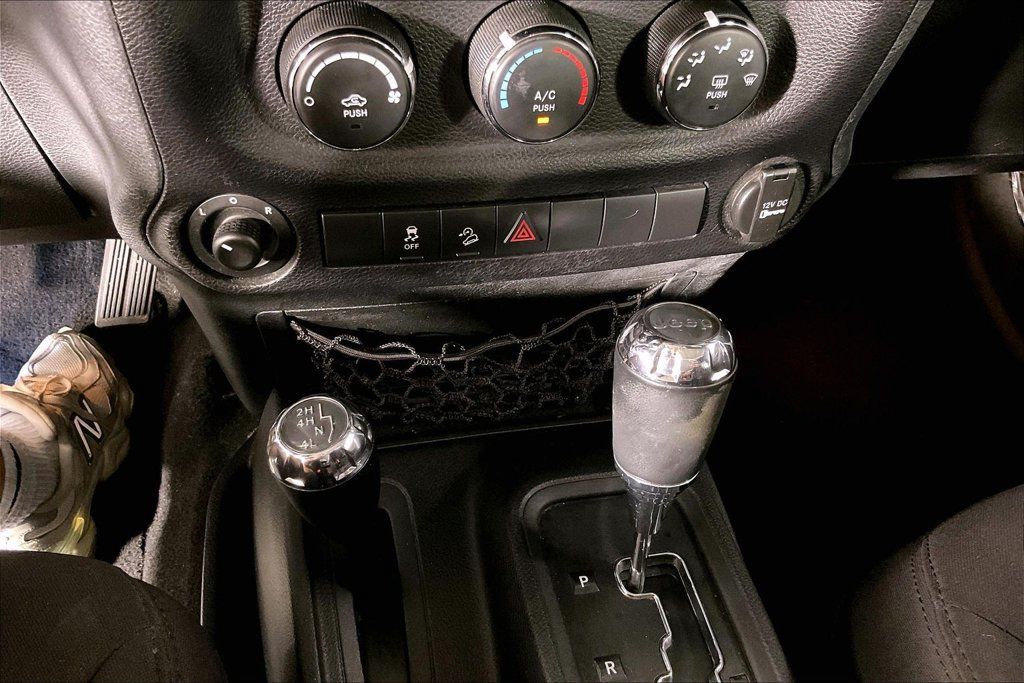 Used 2013 Jeep Wrangler Unlimited Sport AWD/4WD image 27