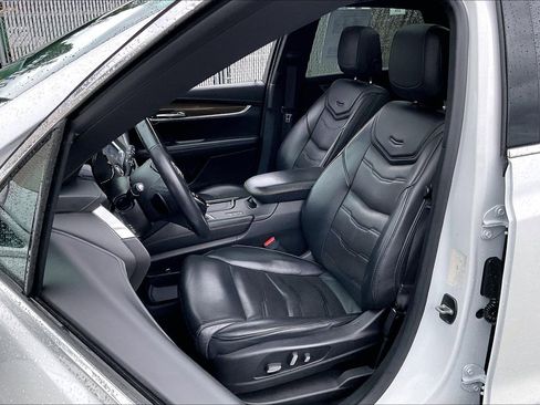 Used 2018 Cadillac XT5 Platinum image 23