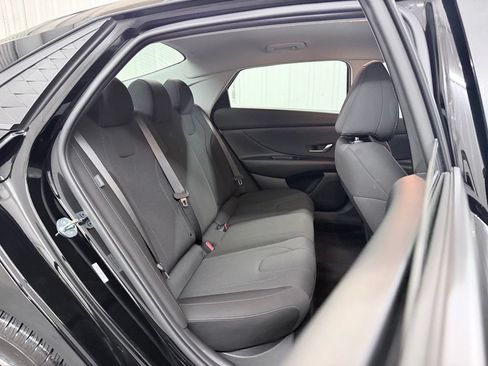 Used 2026 Hyundai Elantra SE FWD image 35