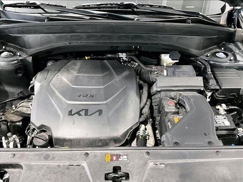 Used 2025 Kia Telluride S FWD image 11