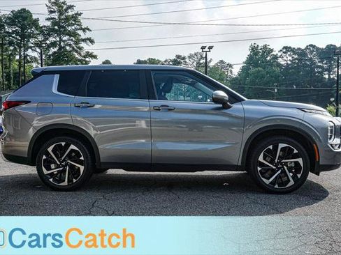 Used 2023 Mitsubishi Outlander SE AWD/4WD image 9