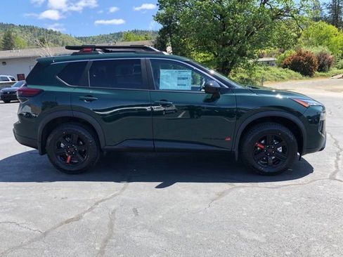 New 2026 Nissan Rogue SV AWD/4WD image 3