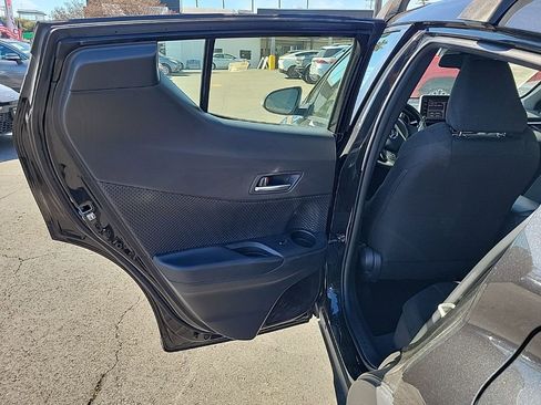 Used 2019 Toyota C-HR XLE image 11