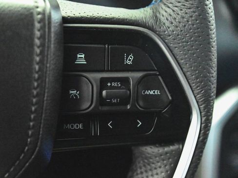 Used 2025 Toyota Tundra Platinum AWD/4WD image 30