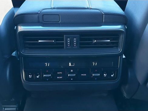 Used 2023 Lexus LX 600 4WD w/ Luxury Package image 21