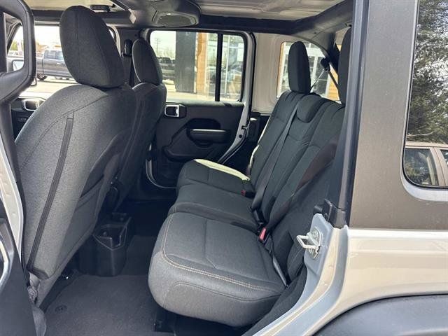 Used 2024 Jeep Wrangler Unlimited Sport AWD/4WD image 8