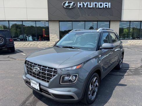 Certified 2026 Hyundai Venue SEL FWD image 1