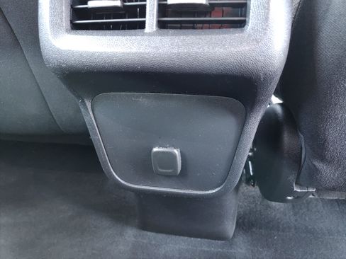 Used 2018 Chevrolet Equinox LS FWD image 21