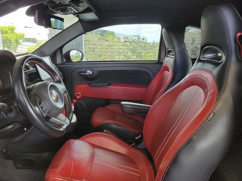 Used 2013 FIAT 500 Abarth w/ Beats Audio Pkg FWD image 17