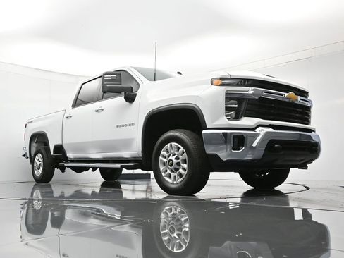 Certified 2025 Chevrolet Silverado 2500 LT w/ Convenience Package image 41
