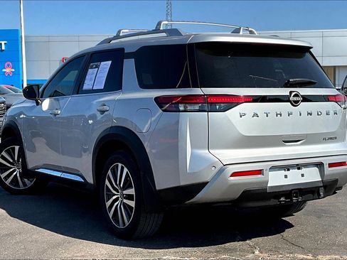 Used 2022 Nissan Pathfinder Platinum w/ Cargo Package image 12