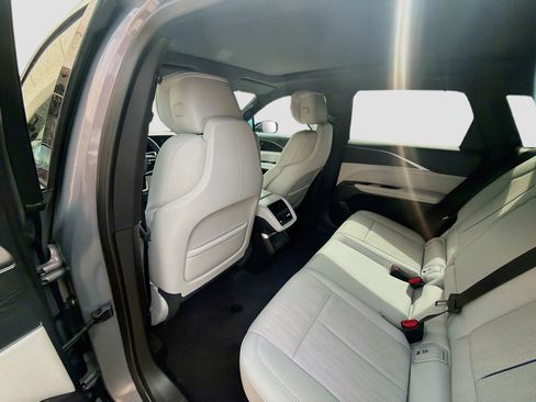 Used 2024 Cadillac Lyriq Luxury AWD/4WD image 25