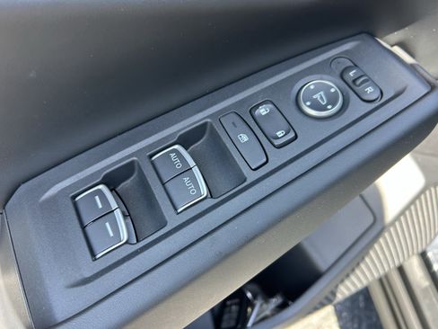 Certified 2023 Honda Accord EX image 16