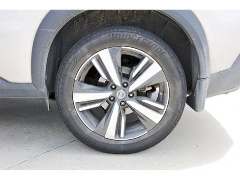 Used 2021 Nissan Rogue SL w/ Premium Package FWD image 9