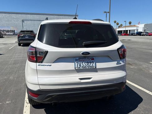 Used 2017 Ford Escape SE w/ Equipment Group 201A FWD image 6