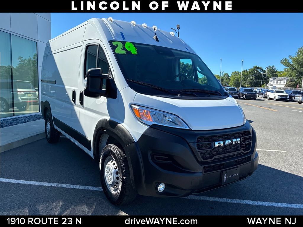 Used 2024 RAM ProMaster 2500 w/ Convenience Group FWD image 9