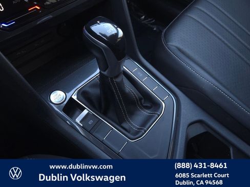Certified 2022 Volkswagen Tiguan SE image 15