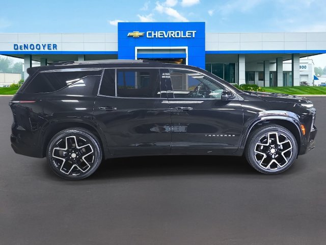 Used 2026 Chevrolet Traverse High Country w/ LPO, Floor Liner Package AWD/4WD image 5
