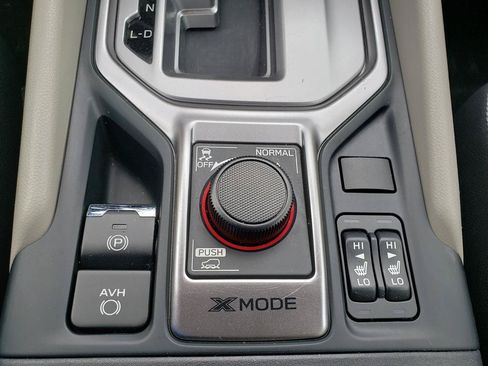 Used 2020 Subaru Forester Premium AWD/4WD image 25