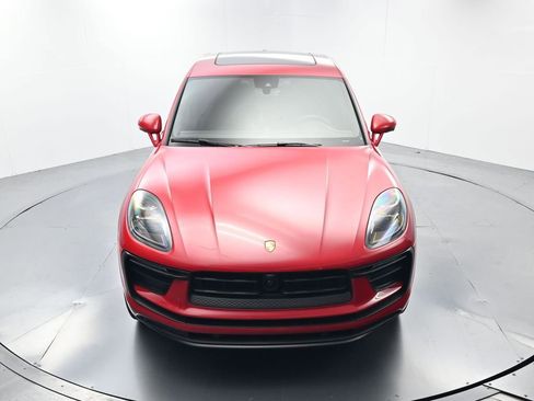 Certified 2025 Porsche Macan AWD/4WD image 43