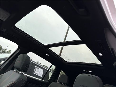 Used 2024 GMC Acadia AT4 w/ Luxury Package image 32