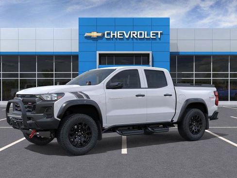 New 2025 Chevrolet Colorado Trail Boss w/ Off-Road Front Bumper Package image 2
