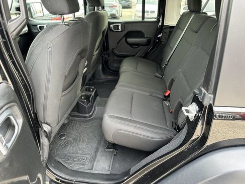 Used 2018 Jeep Wrangler Unlimited Sport S image 13