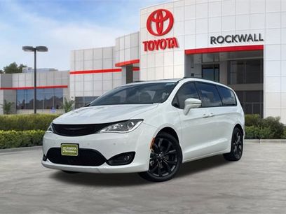 Used 2018 Chrysler Pacifica Limited w/ Advanced Safetytec Group