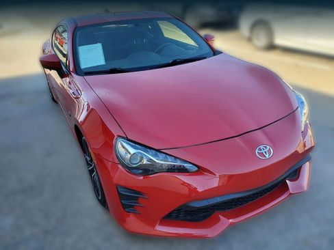 Used 2017 Toyota 86 image 11
