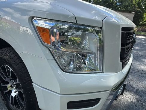 Used 2021 Nissan Titan SV w/ SV Convenience Package image 31