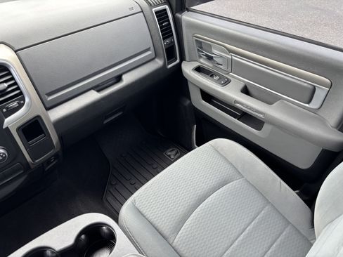 Used 2014 RAM 1500 Classic SLT AWD/4WD image 25