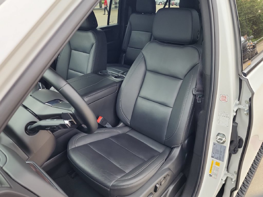 Certified 2025 Chevrolet Suburban Z71 AWD/4WD image 11