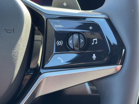 Certified 2025 BMW 530i xDrive w/ Premium Package image 20