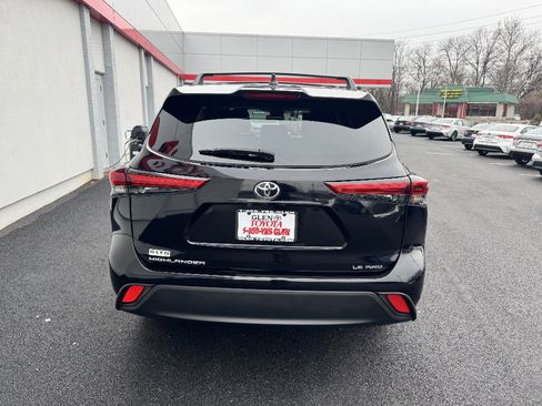 Used 2023 Toyota Highlander LE image 6