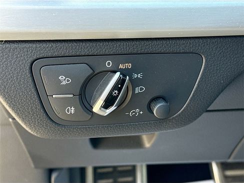 Used 2018 Audi SQ5 Prestige image 11