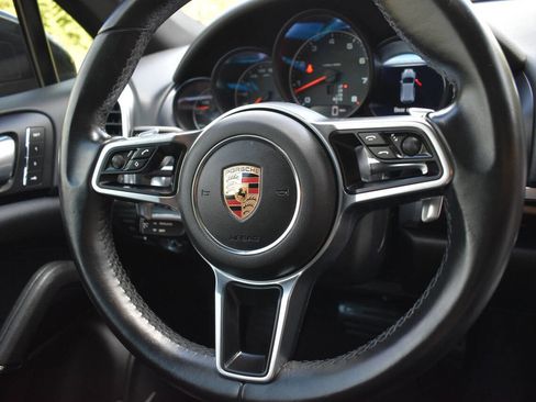Used 2018 Porsche Cayenne Platinum Edition AWD/4WD image 28