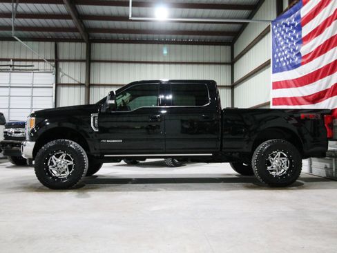Used 2018 Ford F250 Lariat w/ Lariat Ultimate Package image 5