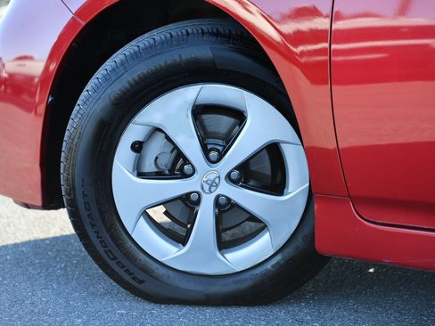 Used 2015 Toyota Prius Four image 7