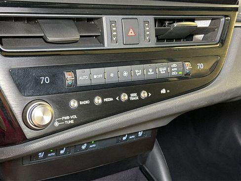 Certified 2024 Lexus ES 350 w/ Premium Package image 29